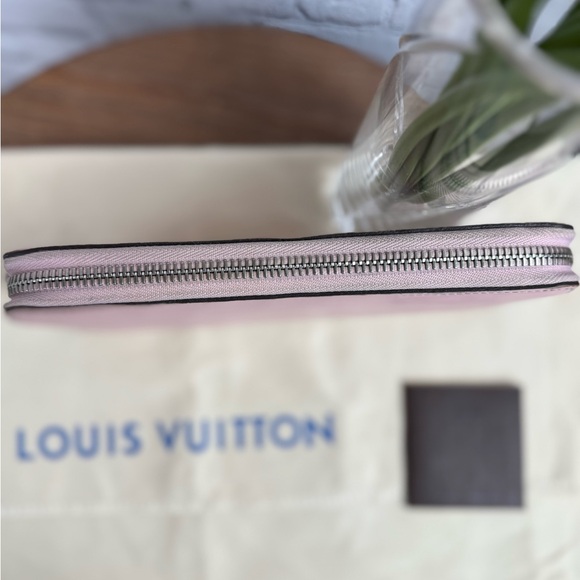EPI Leather Zippy Wallet by Louis Vuitton - Picture 8 of 13